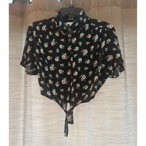 Women's Love Fire Black Floral Tie Front Button Crop Blouse Medium